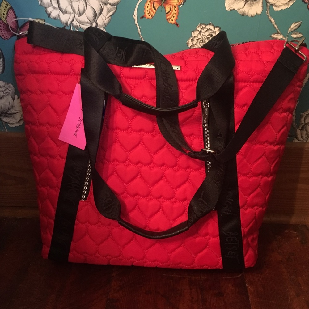 NWT Betsey Johnson Quilted Hearts Red Weekender